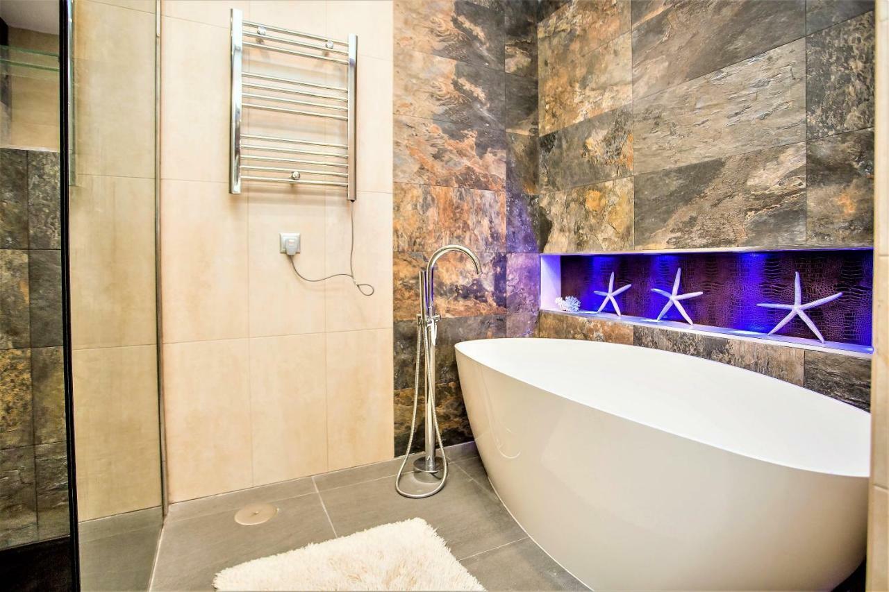 Luxury Villa With Swimming Pool And Jacuzzi Marbella Exteriér fotografie